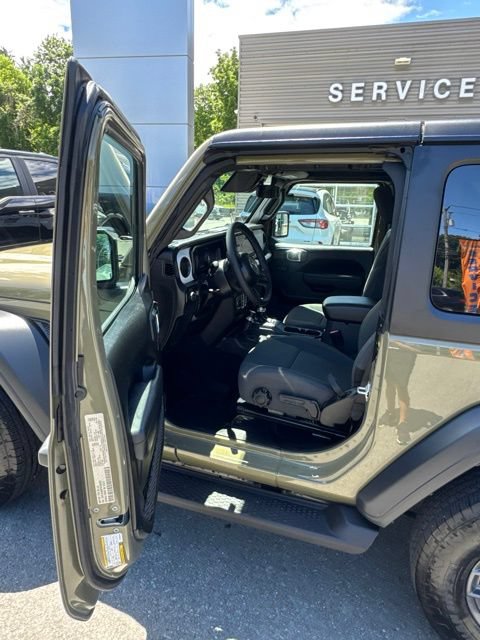 Used 2026 Jeep Wrangler Sport AWD/4WD image 14
