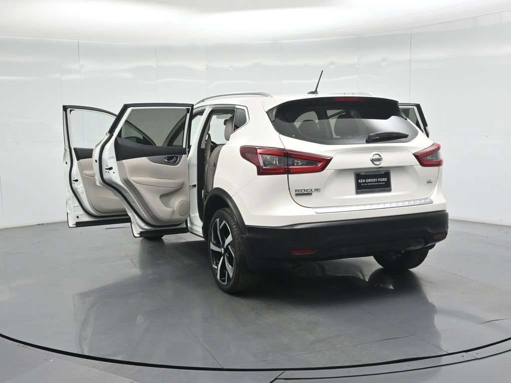 Used 2020 Nissan Rogue Sport SL w/ Premium Package FWD image 36
