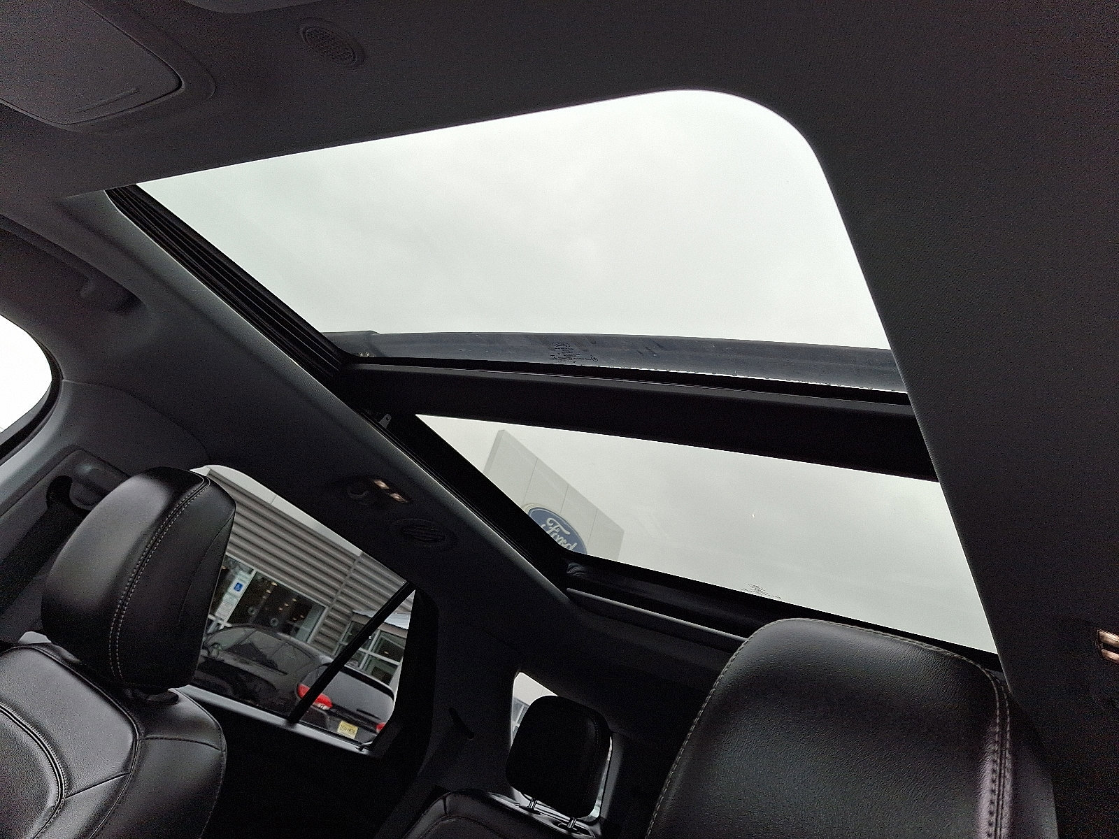 Certified 2022 Ford Explorer XLT w/ Equipment Group 202A image 21