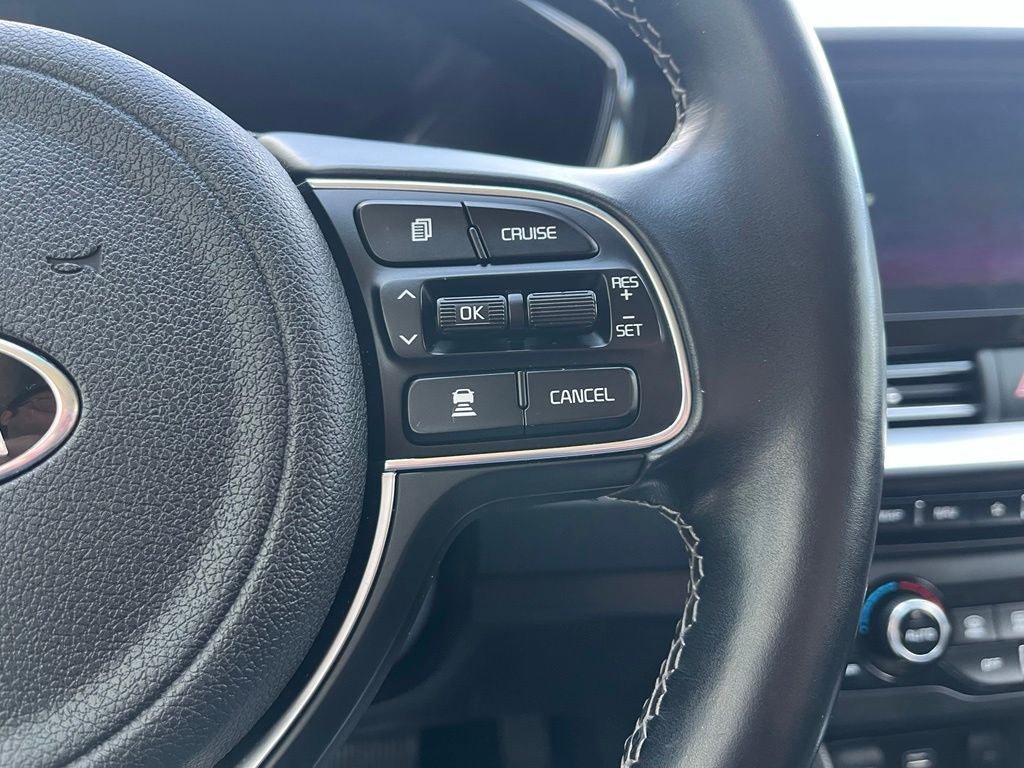 Used 2020 Kia Niro EX Premium FWD image 26