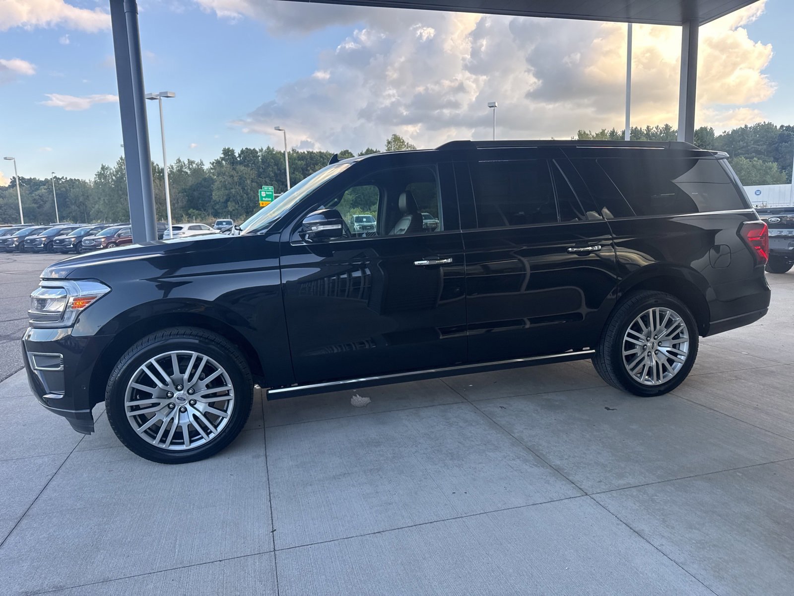 Certified 2022 Ford Expedition Max Limited image 7