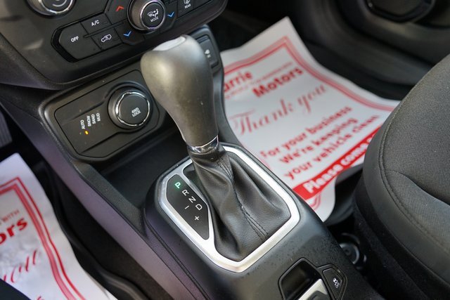 Used 2018 Jeep Renegade Altitude image 18