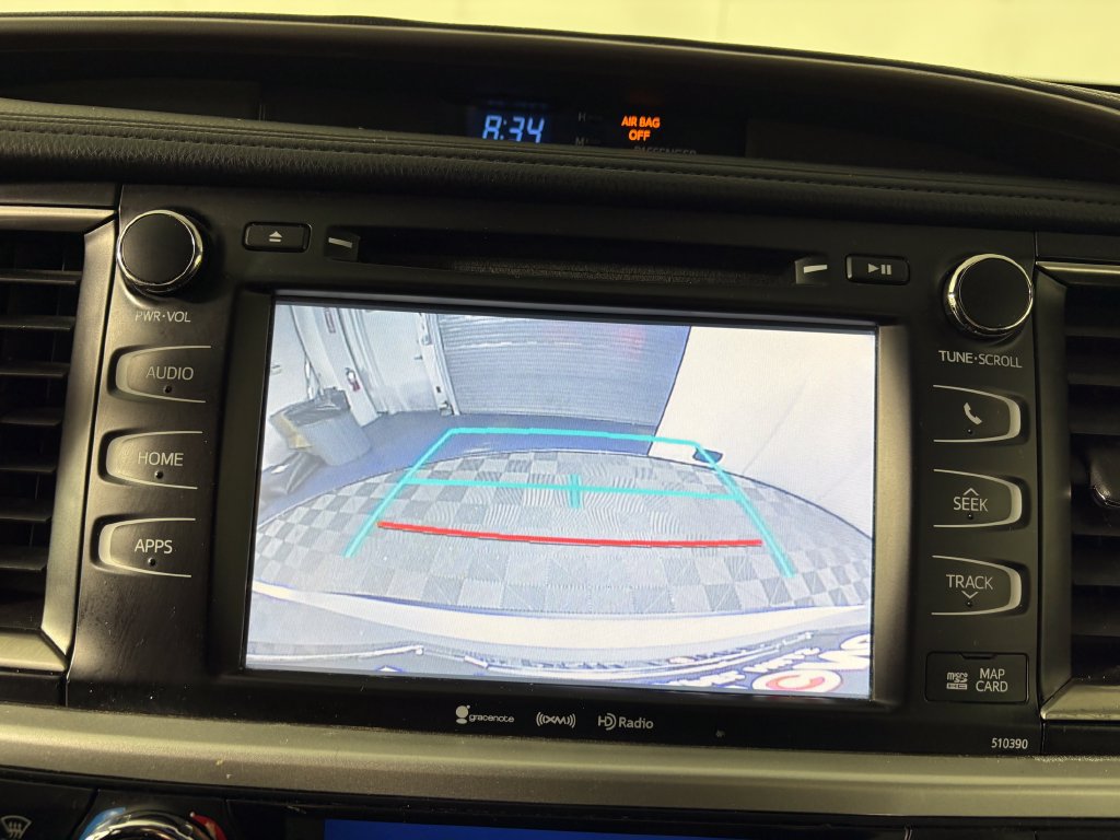 Used 2019 Toyota Highlander XLE FWD image 18