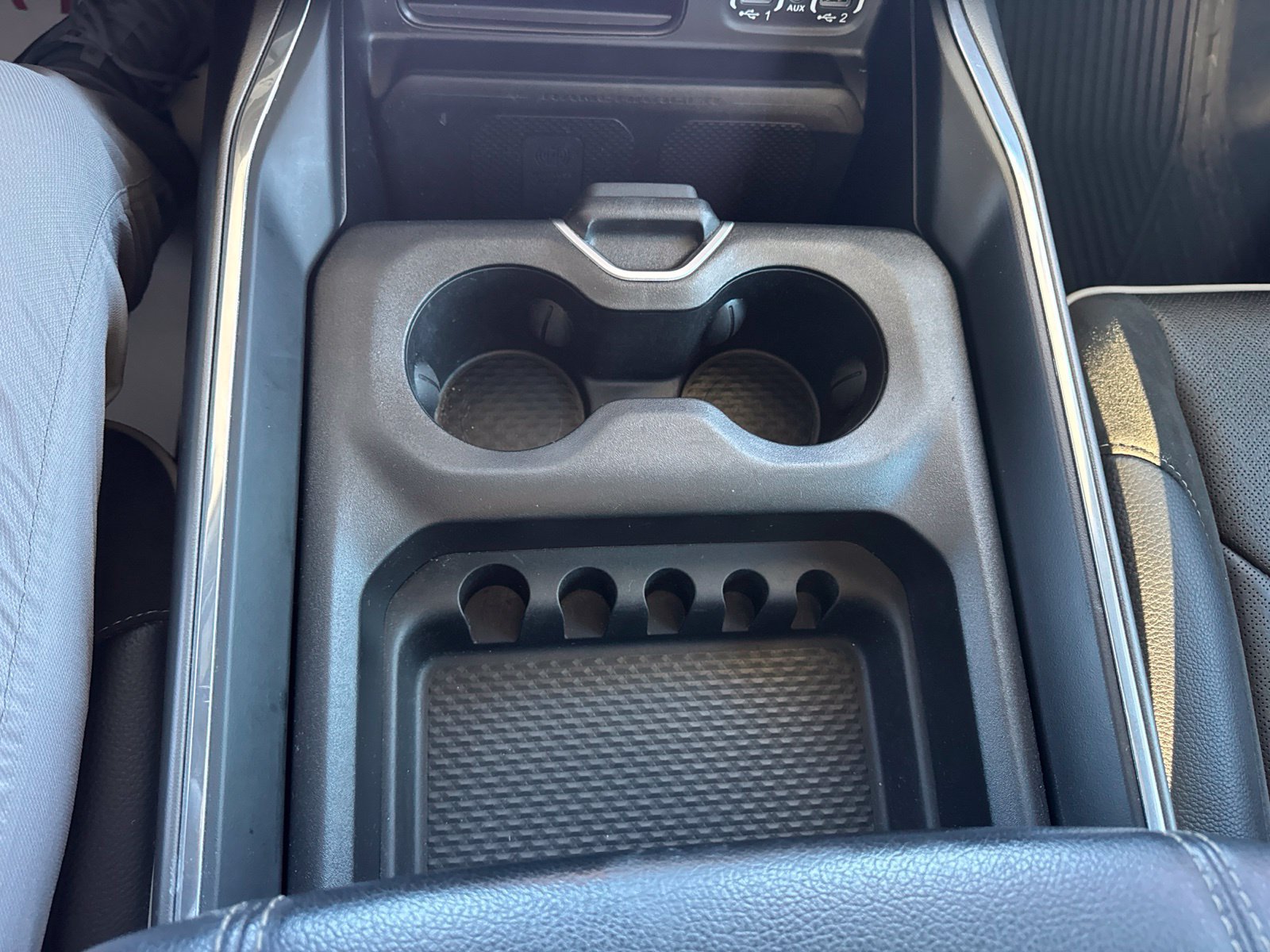 Used 2023 RAM 1500 Laramie AWD/4WD image 38