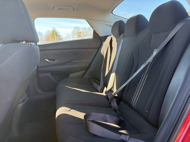 Used 2021 Hyundai Elantra SEL image 11