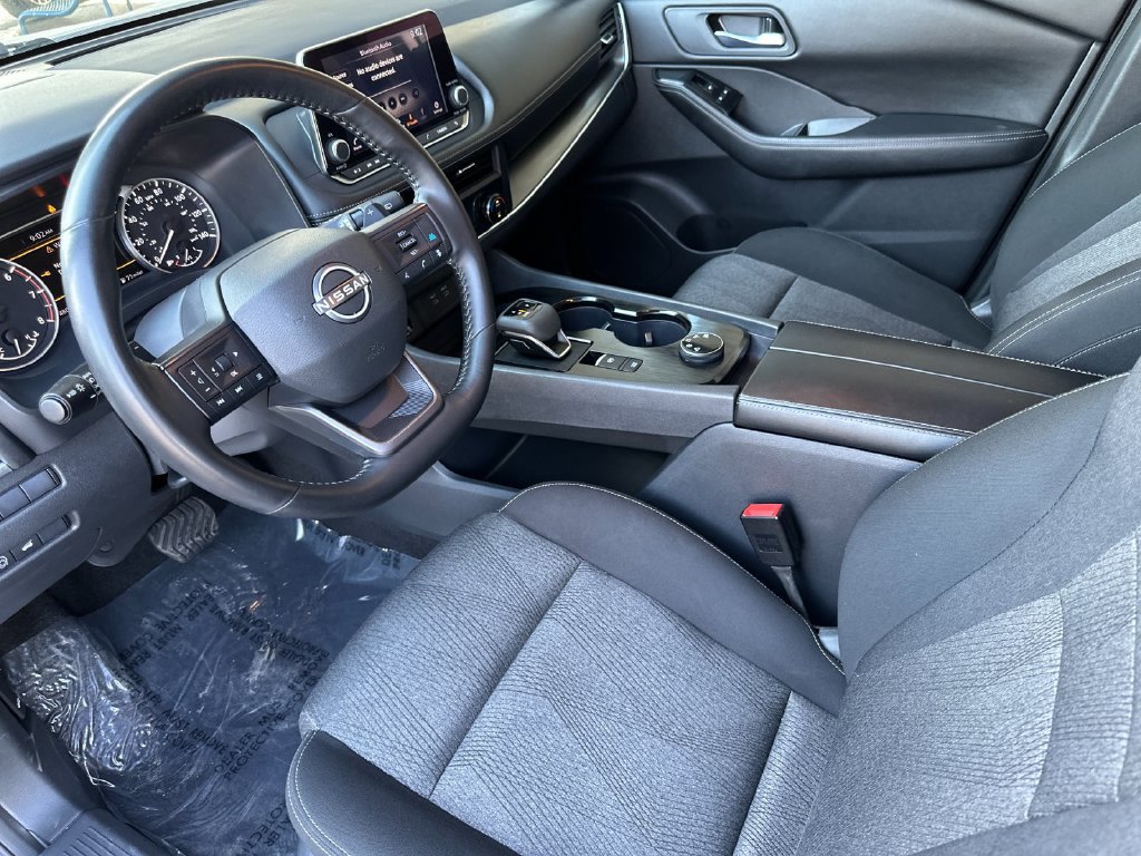 Used 2025 Nissan Rogue SV AWD/4WD image 9
