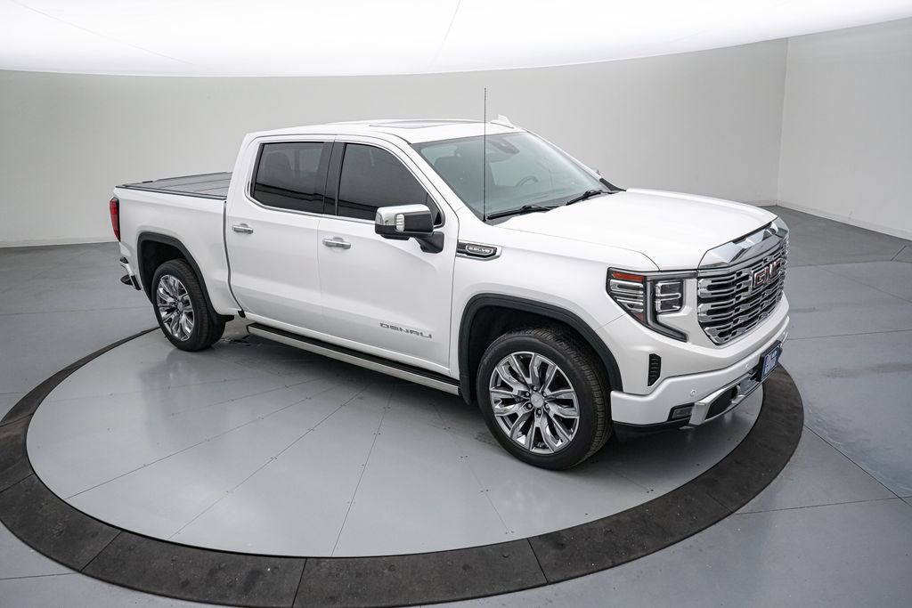 Used 2024 GMC Sierra 1500 Denali w/ Denali Reserve Package AWD/4WD image 3