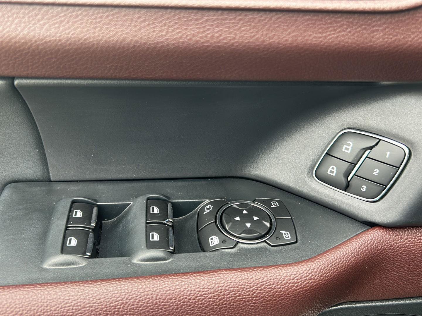 Certified 2022 Ford Expedition Limited AWD/4WD image 9