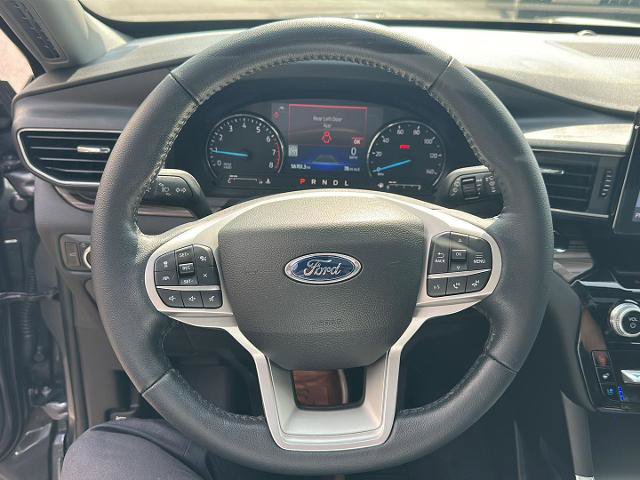 Certified 2022 Ford Explorer Limited w/ Equipment Group 301A AWD/4WD image 32