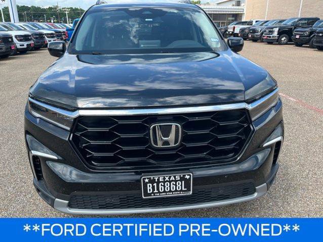 Used 2024 Honda Pilot Touring image 2
