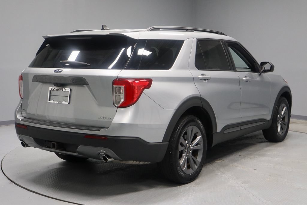 Certified 2023 Ford Explorer XLT w/ Equipment Group 202A AWD/4WD image 11
