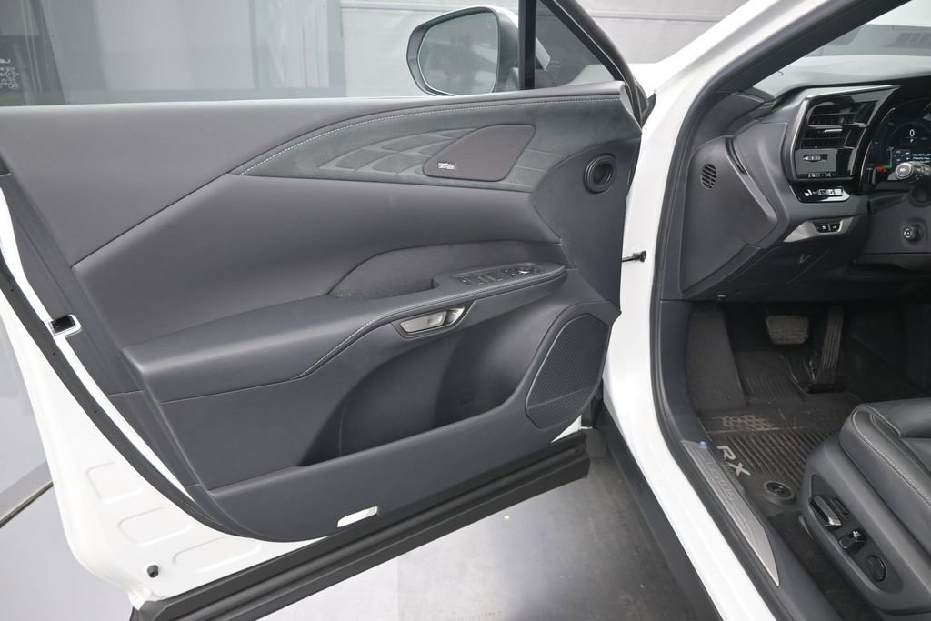 Used 2025 Lexus RX 450h AWD w/ Convenience Package image 14