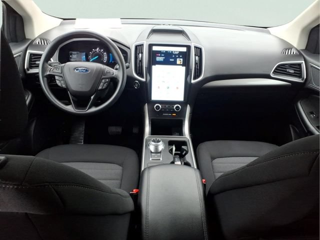 Certified 2024 Ford Edge SE w/ Black Appearance Package AWD/4WD image 10