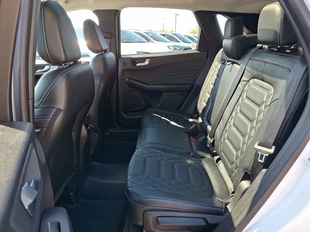 Certified 2024 Ford Escape Platinum w/ Premium Technology Package AWD/4WD image 10