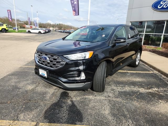 Certified 2022 Ford Edge Titanium AWD/4WD image 3