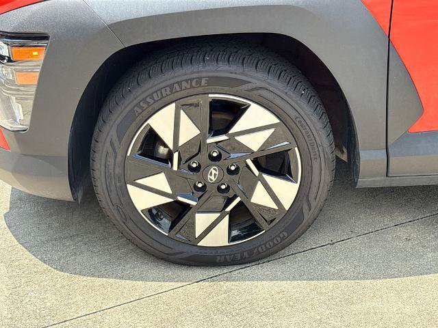 Used 2024 Hyundai Kona SEL FWD image 11