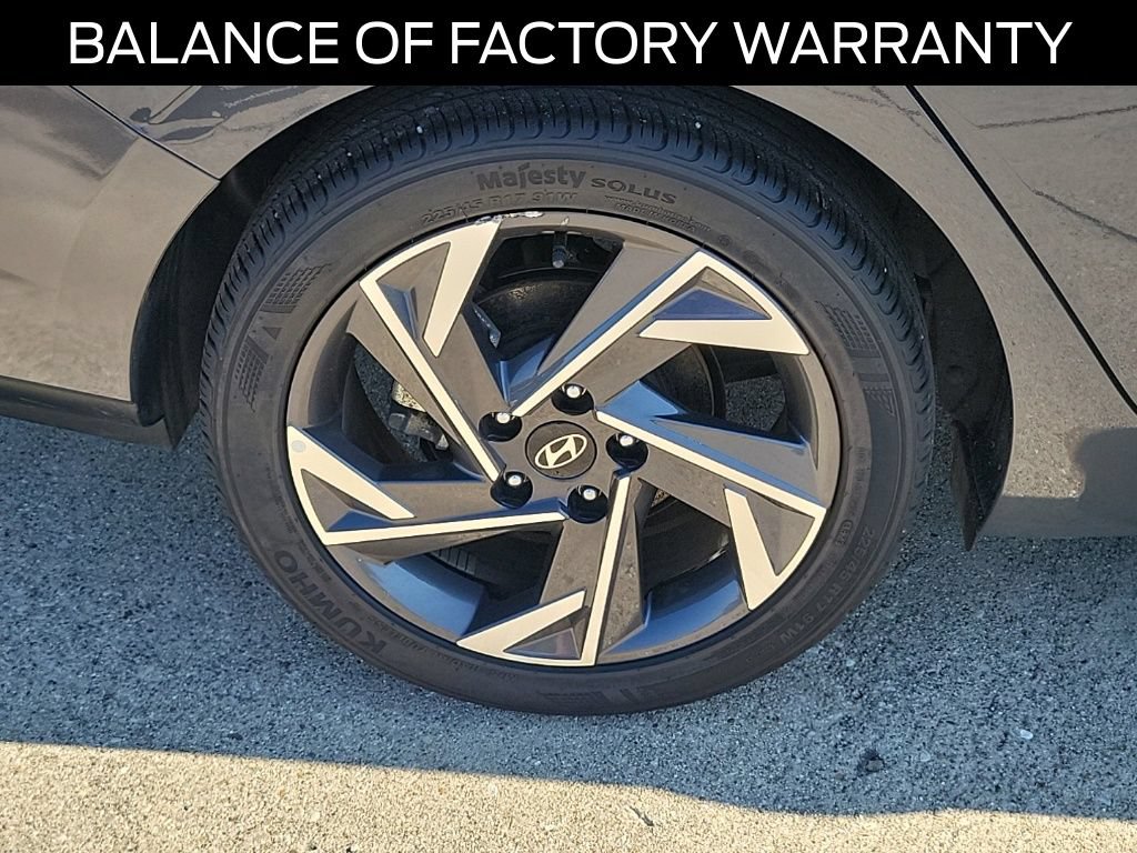 Used 2024 Hyundai Elantra Limited FWD image 5