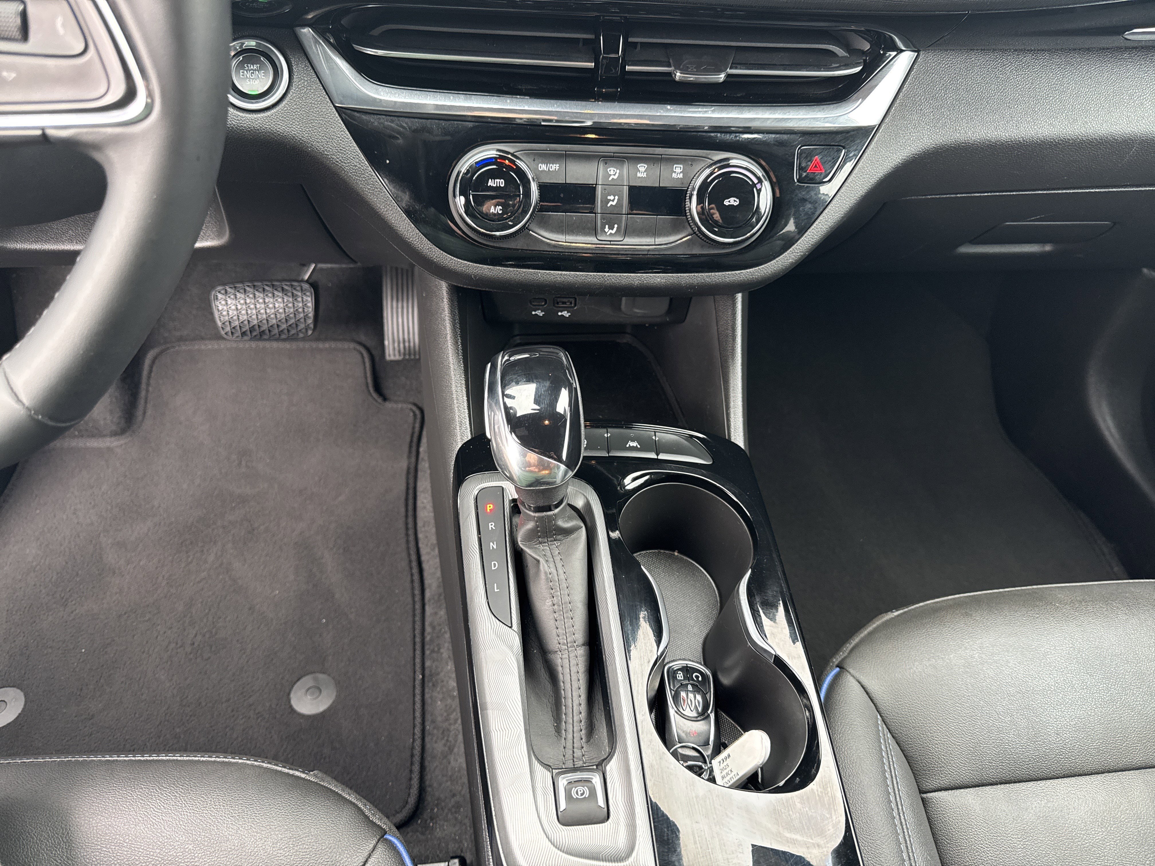 Used 2025 Buick Envista Sport Touring image 28