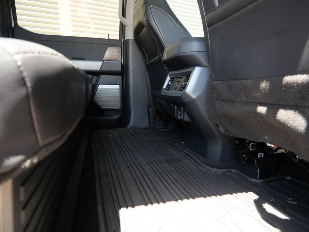 Certified 2024 Ford F250 Lariat w/ Lariat Ultimate Package AWD/4WD image 19