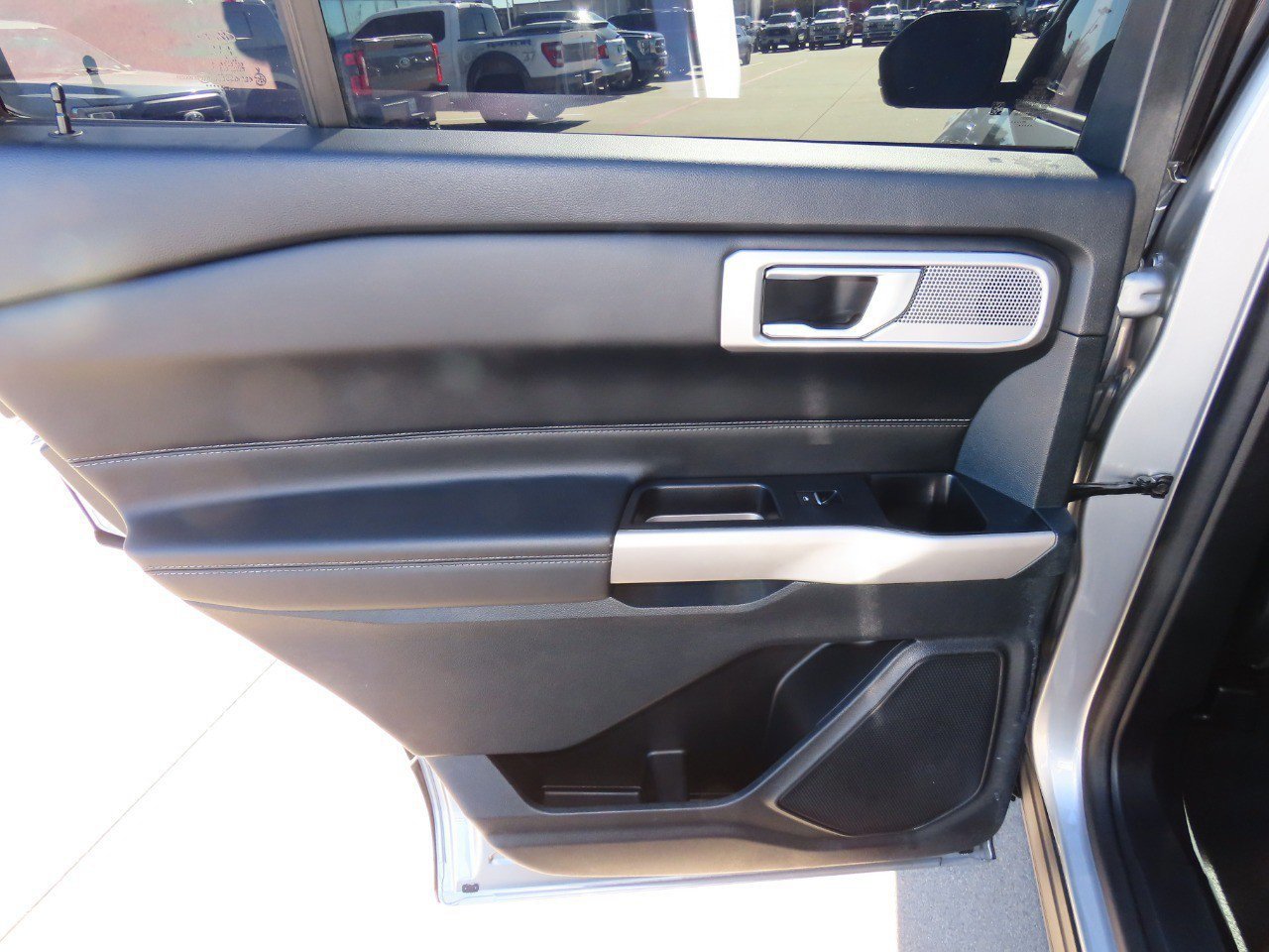 Certified 2022 Ford Explorer XLT w/ Equipment Group 202A image 20