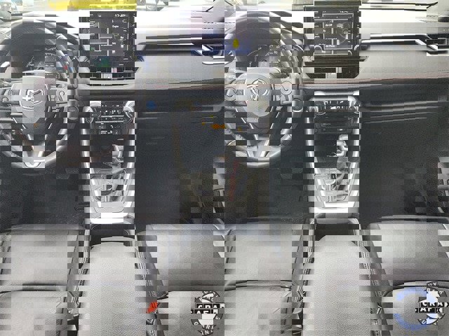 Used 2022 Toyota RAV4 SE image 8