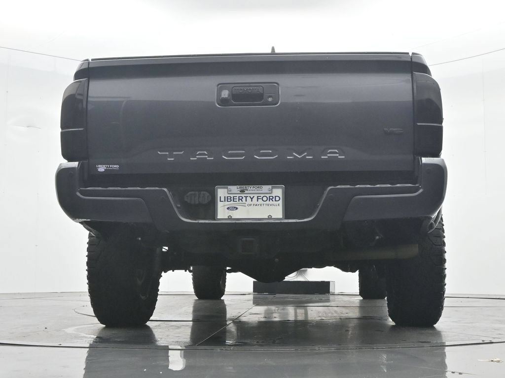 Used 2022 Toyota Tacoma TRD Sport w/ Technology Package AWD/4WD image 37