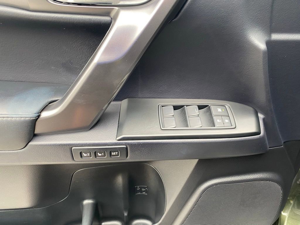 Used 2023 Lexus GX 460 w/ Black Line Special Edition image 11