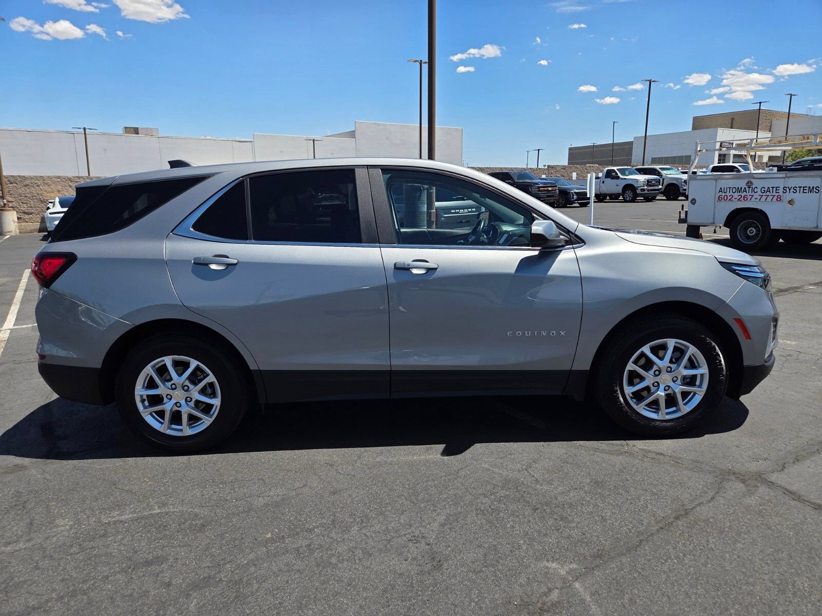 Used 2024 Chevrolet Equinox LT FWD image 7