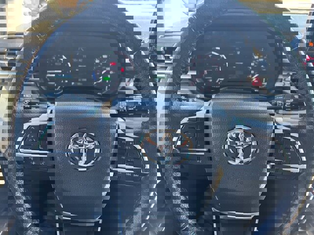 Used 2024 Toyota Sienna XLE image 16