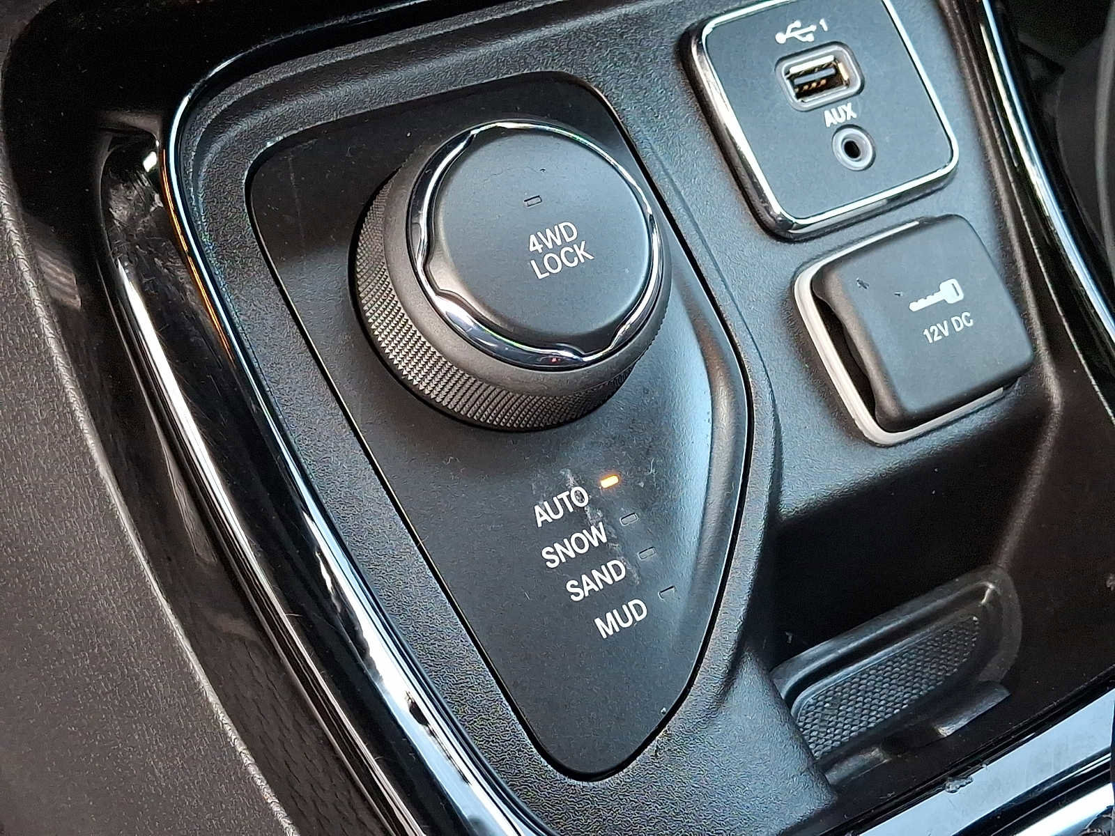 Used 2020 Jeep Compass Latitude AWD/4WD image 24