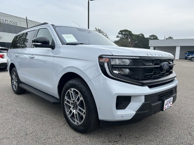 Certified 2025 Ford Expedition Active image 9