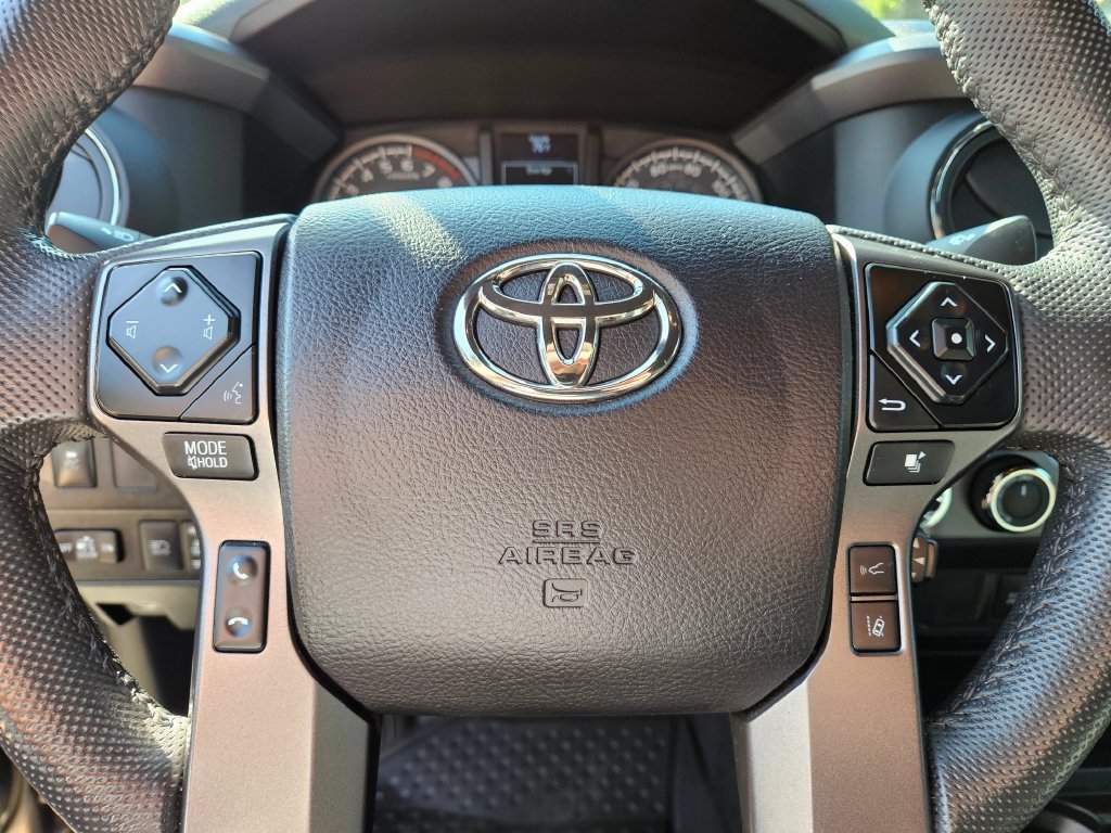 Used 2022 Toyota Tacoma TRD Off-Road AWD/4WD image 24