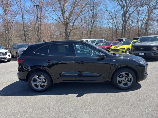 Certified 2023 Ford Escape ST-Line Select w/ Tech Pack #1 AWD/4WD image 2