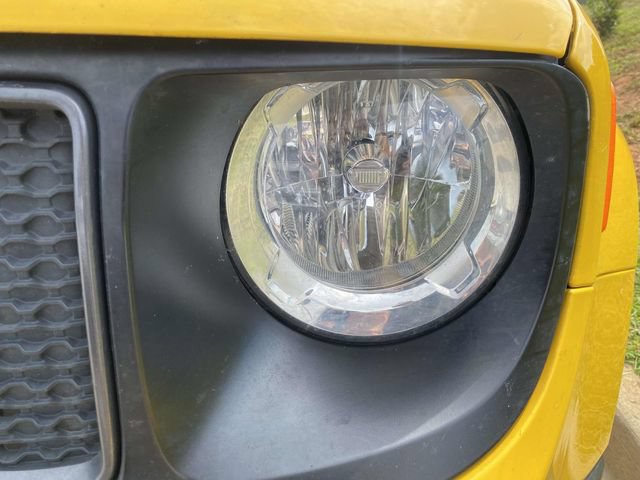 Used 2023 Jeep Renegade Trailhawk w/ Trailhawk Elite Group AWD/4WD image 12