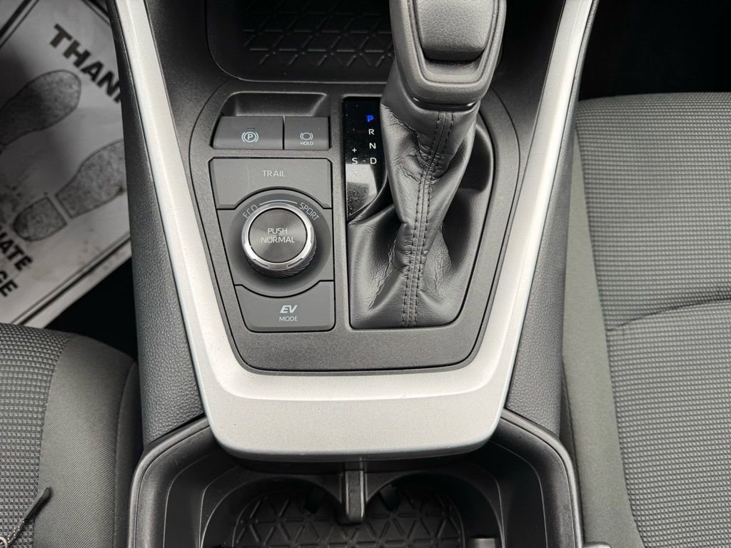 Used 2024 Toyota RAV4 LE image 20