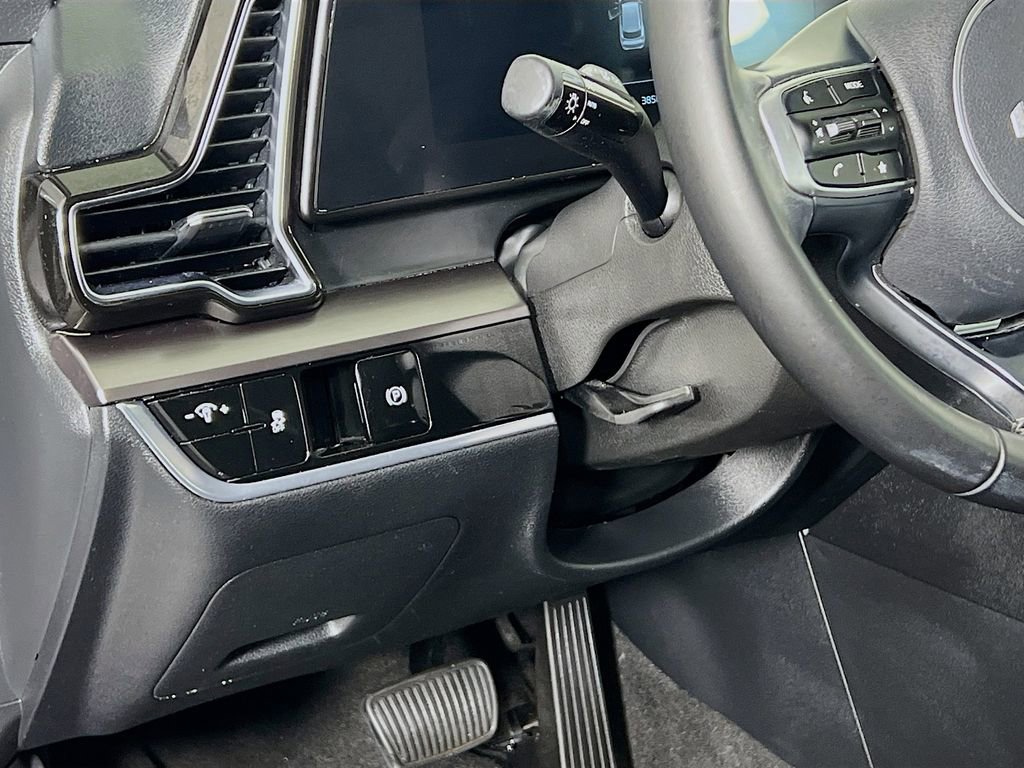 Used 2023 Kia Sportage EX image 12