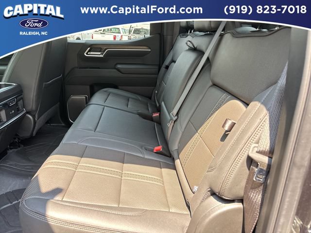 Used 2024 Chevrolet Silverado 1500 High Country w/ High Country Premium Package AWD/4WD image 18
