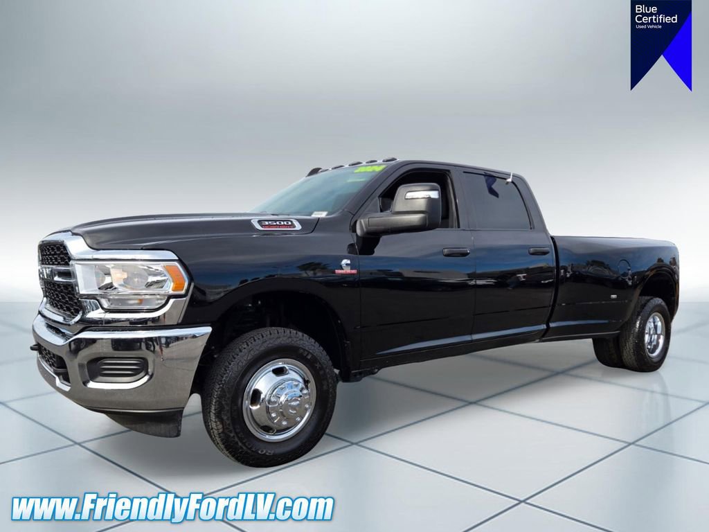Used 2024 RAM 3500 Tradesman w/ Chrome Appearance Group AWD/4WD image 3