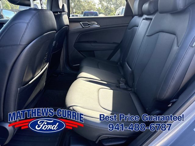 Used 2025 Kia Sportage EX FWD image 12