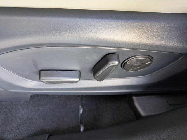 Certified 2025 Ford Explorer Platinum w/ LUX Leather Package image 23