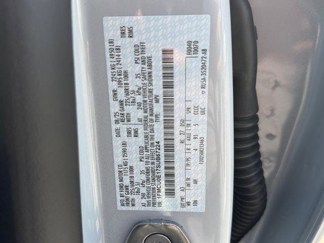 Certified 2025 Ford Escape SE w/ PHEV Premium Package image 28