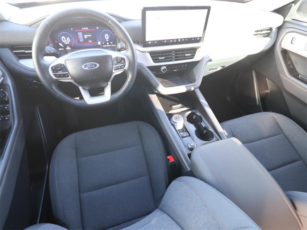 Certified 2025 Ford Explorer Active image 11