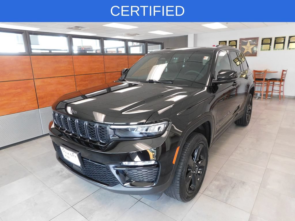 Used 2024 Jeep Grand Cherokee Limited w/ Black Appearance Package