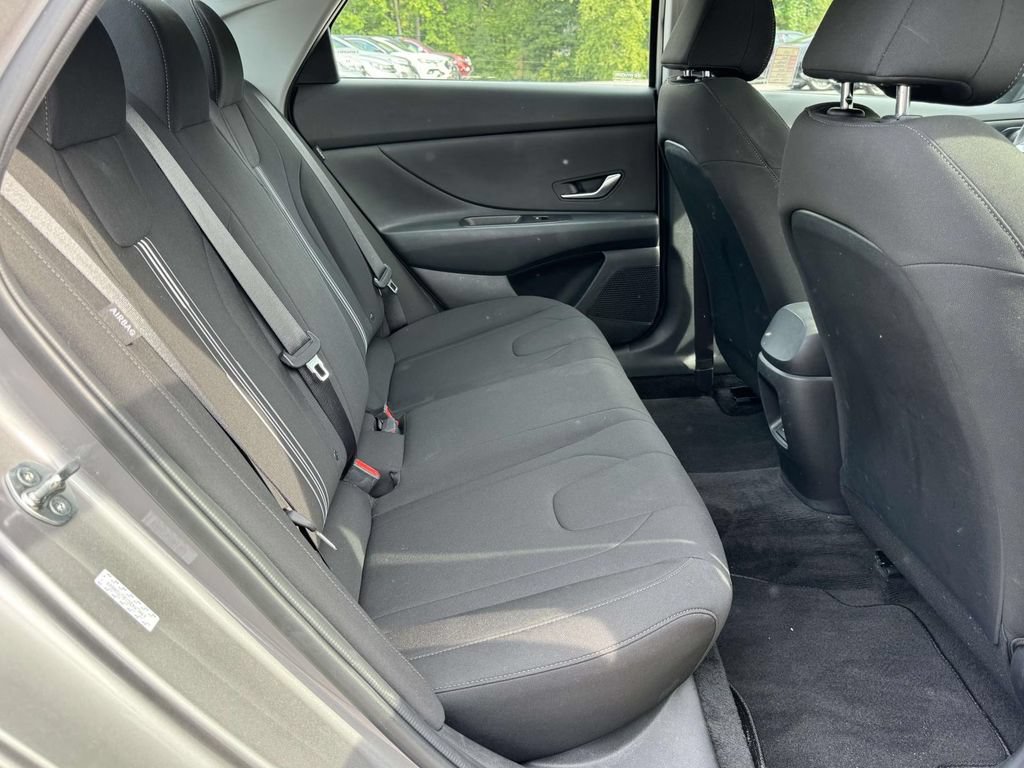 Used 2024 Hyundai Elantra SEL FWD image 16