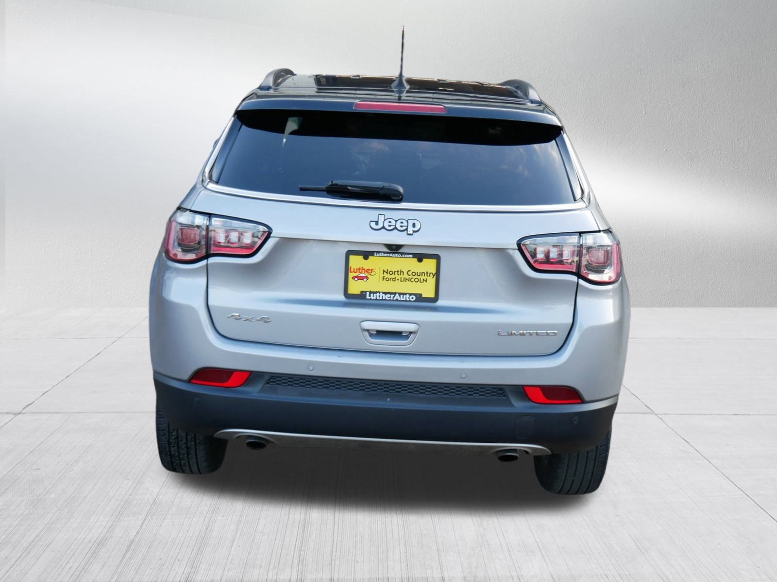 Used 2023 Jeep Compass Limited image 4