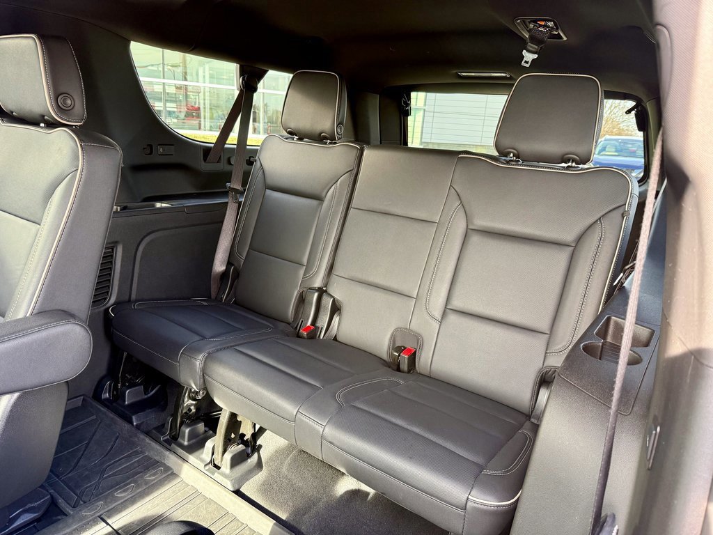 Used 2025 Chevrolet Suburban Premier w/ Sun And Tow Package image 11