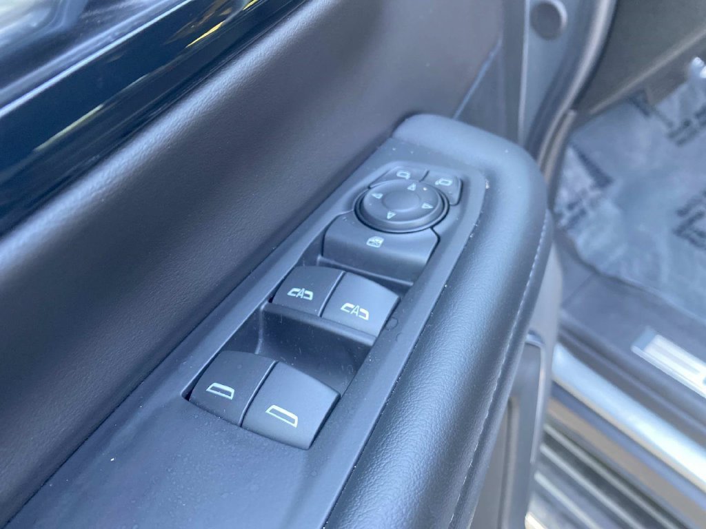 Used 2025 Chevrolet Tahoe LT AWD/4WD image 19
