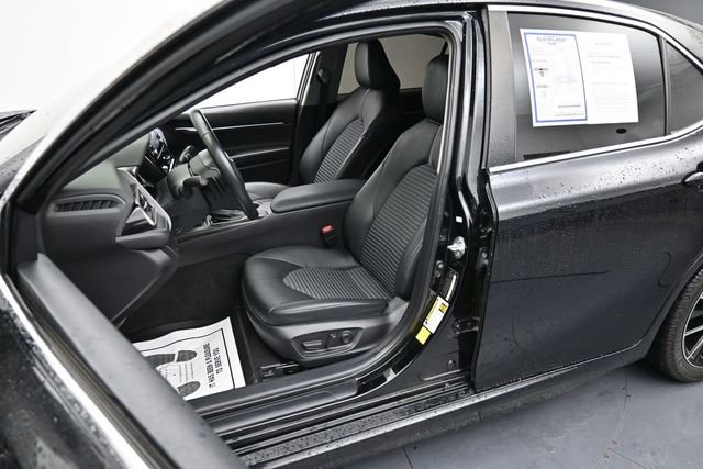 Used 2023 Toyota Camry SE w/ Convenience Package FWD image 10