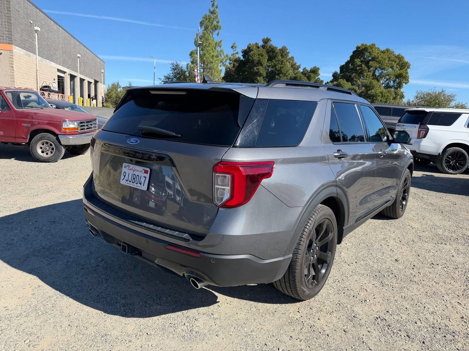 Certified 2023 Ford Explorer ST-Line w/ Class IV Trailer Tow Package RWD image 4