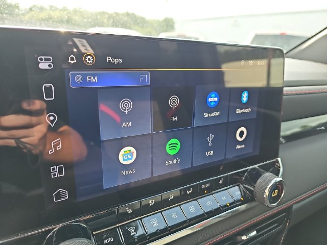Used 2024 Chevrolet Colorado Z71 w/ Z71 Convenience Package 2 AWD/4WD image 24